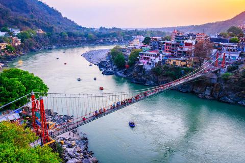 Sunset over the famous bridge in Rishikesh, India | Travel Nation