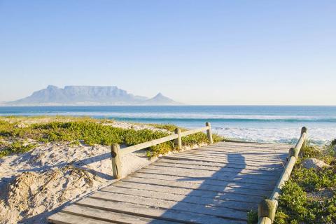 Beautiful walk to Blouberg Beach, Cape Town | Travel Nation