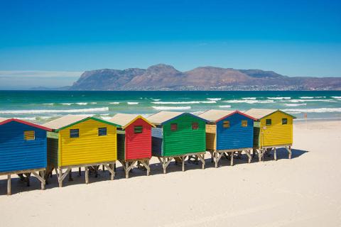 900x600-south-africa-cape-town-muizenberg-huts