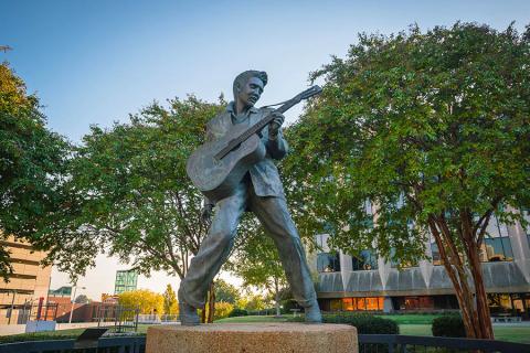 Pay homage to Elvis in Memphis, Tennessee | Travel Nation