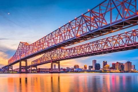 Crossing the Mississippi River from New Orleans | Travel Nation