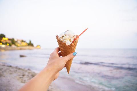 Enjoy an ice cream at Bailey's Bay Ice Cream Parlour | Travel Nation