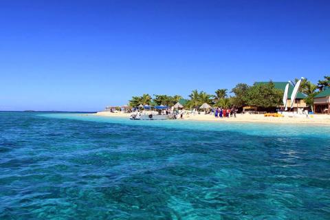 Beachcomber is known as a party island! | Photo credit: Awesome Adventures Fiji