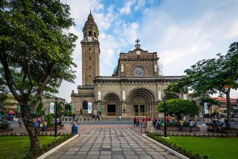 Wander around Manila's beautiful cathedral