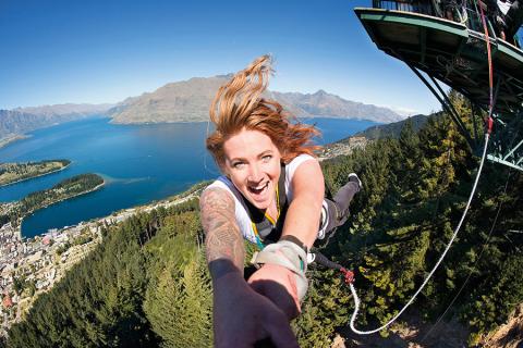 Queenstown bungy | Photo credit: Stray NZ