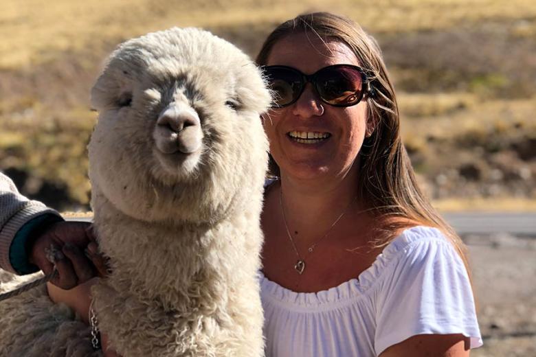 Amy meets the local alpacas in Peru | Travel Nation