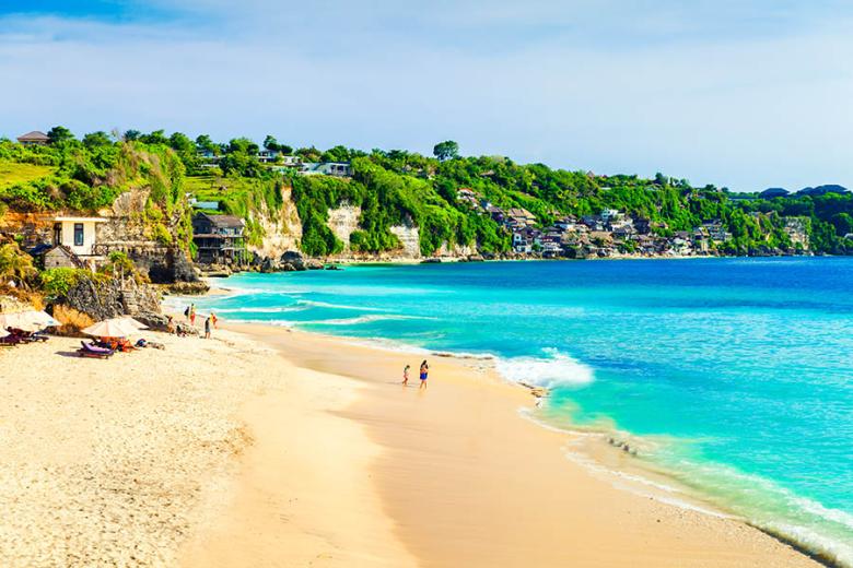Beautiful blue ocean in Bali | Travel Nation