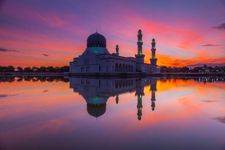 Visit the floating mosque in Kota Kinabalu | Travel Nation