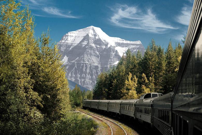 900x600-canada-via-rail-canadian-train-scenery-credit-via-rail
