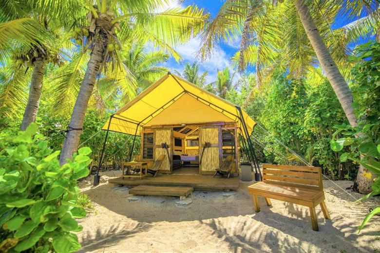 Stay at Barefoot Manta Resort, Fiji | Photo credit: Awesome Adventures Fiji