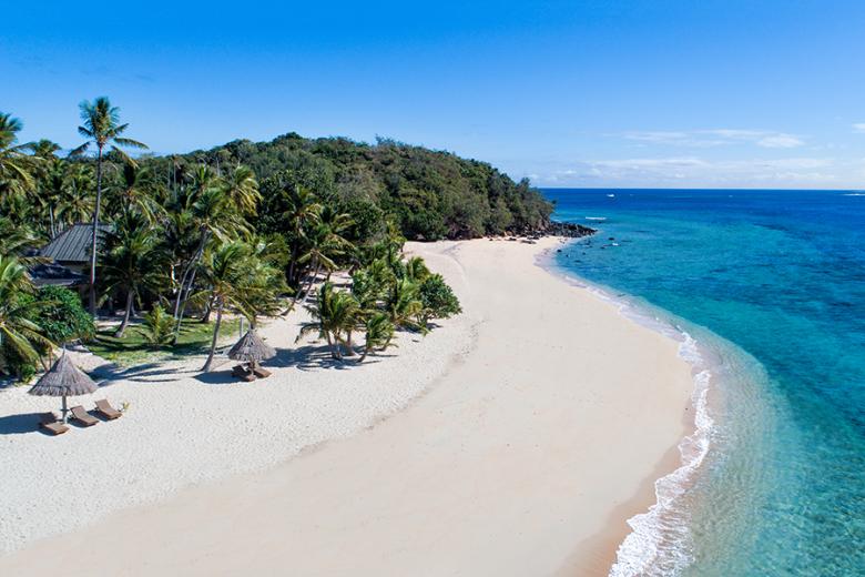 Learn to snorkel off the perfect beaches of the Yasawa Islands | Photo credit: Paradise Cove Fiji