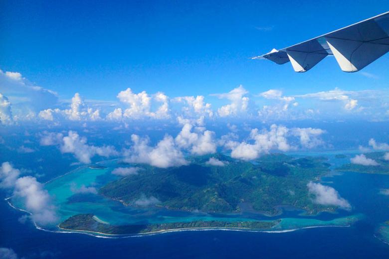 Soak up the scenery as you fly between islands in French Polynesia | Travel Nation 
