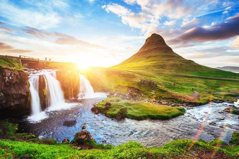 See Iceland's extraordinary scenery in summer | Travel Nation