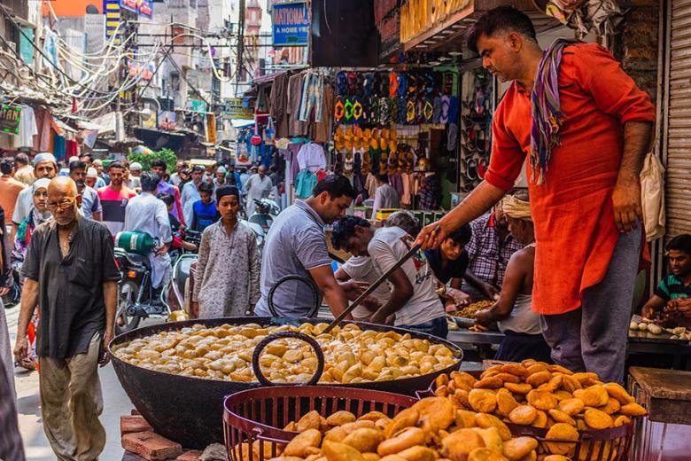 Soak up the amazing atmosphere on the streets of Delhi | Travel Nation