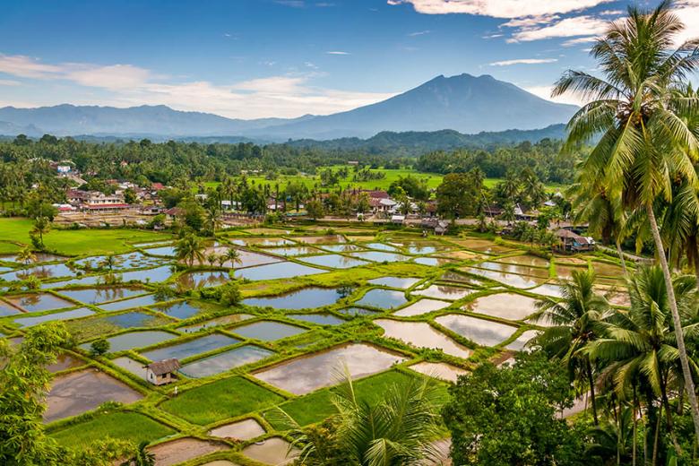 Visit remote rural communities in Sumatra | Travel Nation
