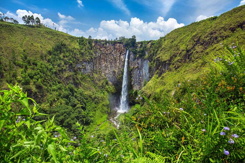 Visit Sipisopiso waterfall in Sumatra, Indonesia | Travel Nation