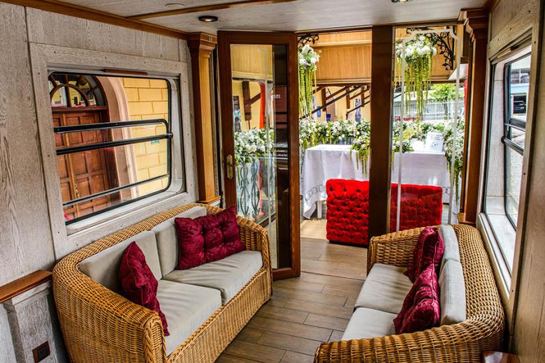 The luxurious interior of Ecuador's Tren Crucero | Travel Nation