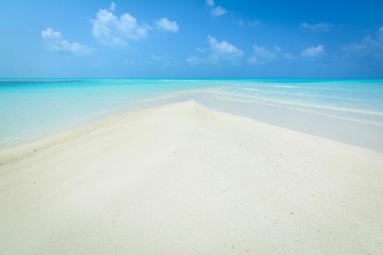 Stunning sand banks in the Baa Atoll | Travel Nation