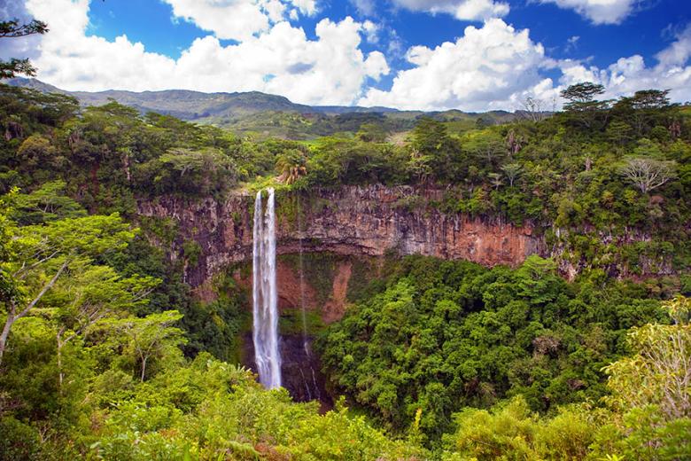 Visit the crashing Chamarel Waterfall | Travel Nation