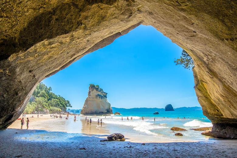 Soak up the sunshine at Cathedral Cove | Travel Nation