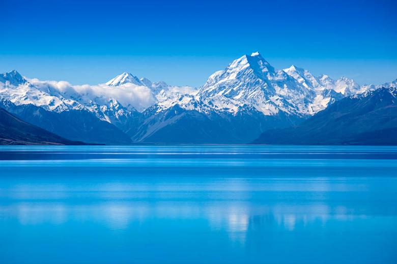 Visit beautiful Lake Tekapo in New Zealand | Travel Nation