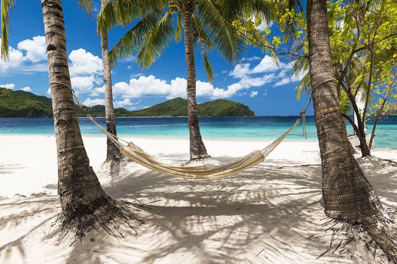 Swing in a hammock on El Nido in the Philippines | Travel Nation