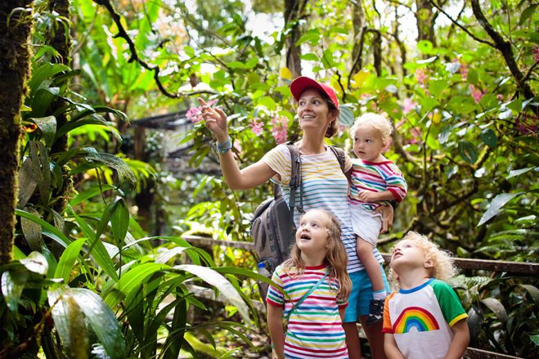 Family travelling around the world | Travel Nation
