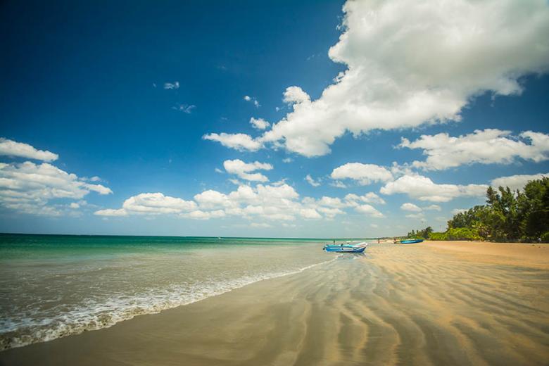 Soak up the sunshine on Trincomalee beach, Sri Lanka | Travel Nation