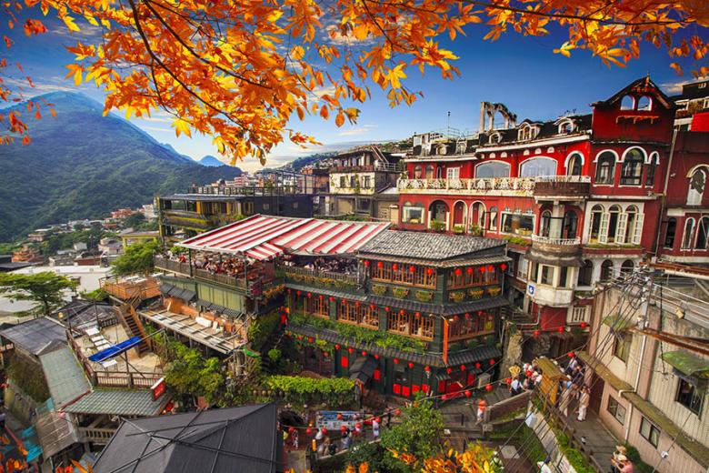 Visit traditional teahouses on the hillsides of Jiufen, Taipei | Travel Nation