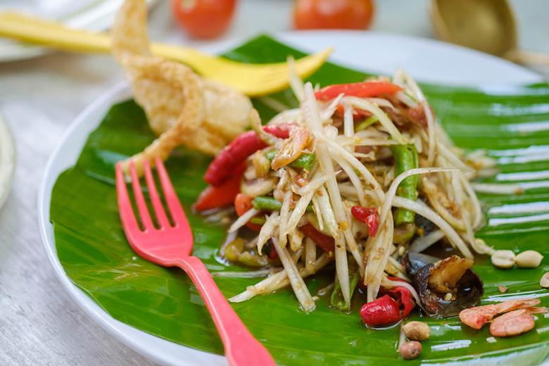Som tam is the famous Thai papaya salad