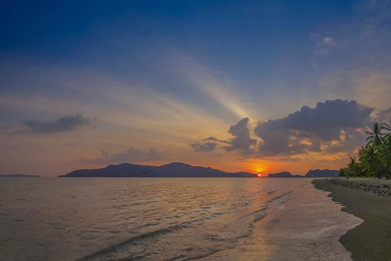 Enjoy amazing sunsets in Pak Bara, Thailand | Travel Nation
