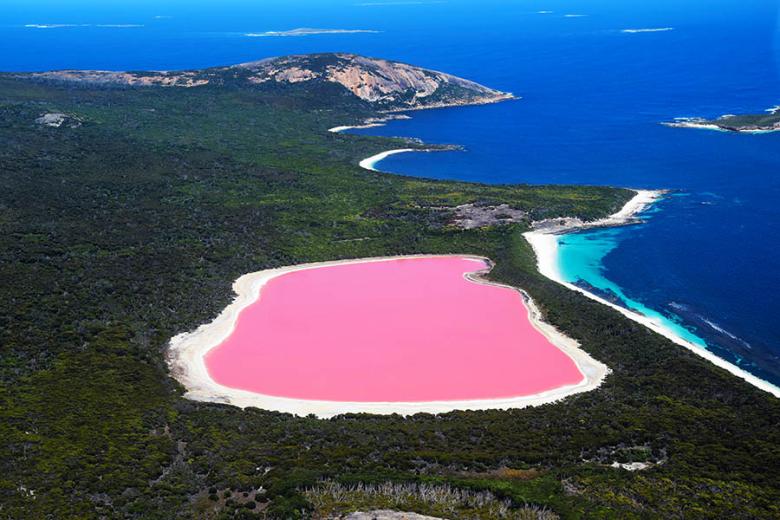 Fly over Lake Hillier on Middle Island, Western Australia | Travel Nation