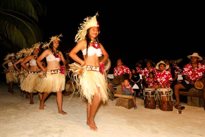 Ura dancers on the Cook Islands