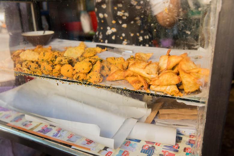 Tasting delicious street food in Port Louis, Mauritius | Travel Nation