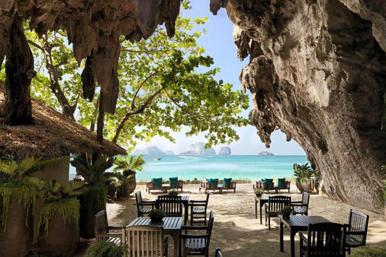 900x600_thailand_rayavadee_grotto_beach_dining