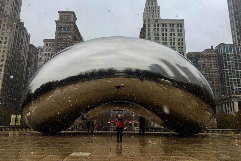 Milly at the snowy Cloud Gate in Chicago | Travel Nation