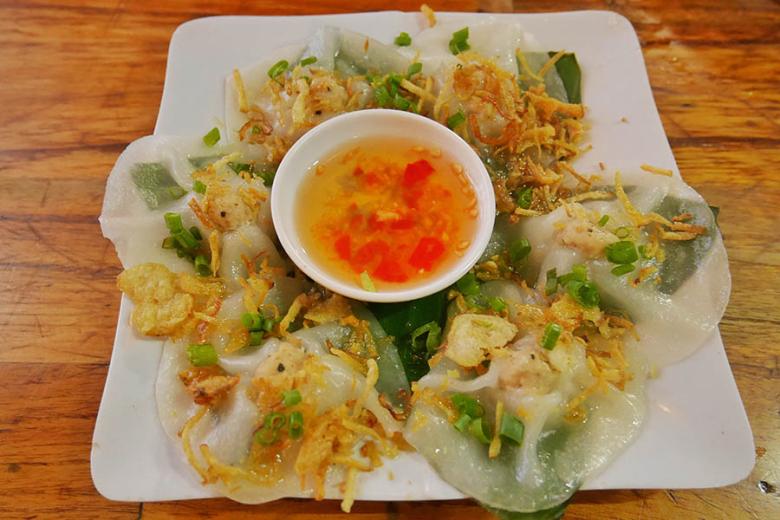 Taste dumplings at the famous White Rose in Hoi An, Vietnam | Travel Nation