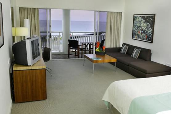 Shangri-La Hotel The Marina - bay view room
