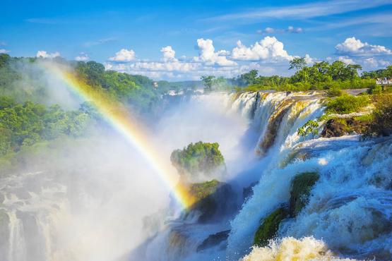 900x600-argentina-iguazu-falls-rainbow-aerial