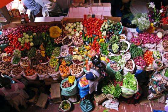 Wander through the markets of Laz Paz | Travel Nation