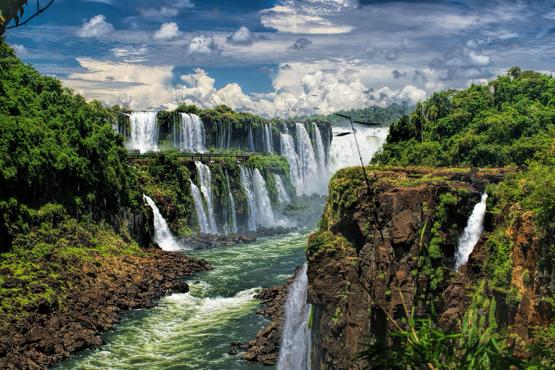 Visit the thundering Iguacu Falls in Brazil | Travel Nation
