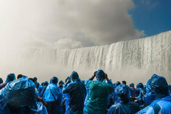 Get a close up view of Niagara Falls | Travel Nation