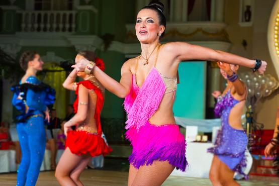 Watch salsa dancers perform all over Cali, Colombia | Travel Nation