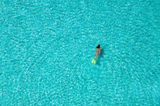 900x600-cook-islands-snorkelling-clear-lagoon
