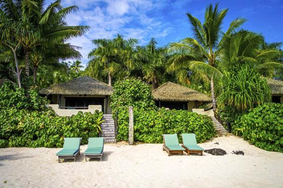 Sleep in a Premium Beachfront Bungalow on Aitutaki | Travel Nation