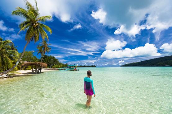 Look out over Bora Bora's lagoon | Travel Nation