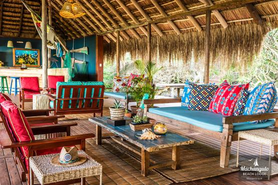 Grab an afternoon cocktail in the cosy outside bar| Photo credit: Machangulo Beach Lodge