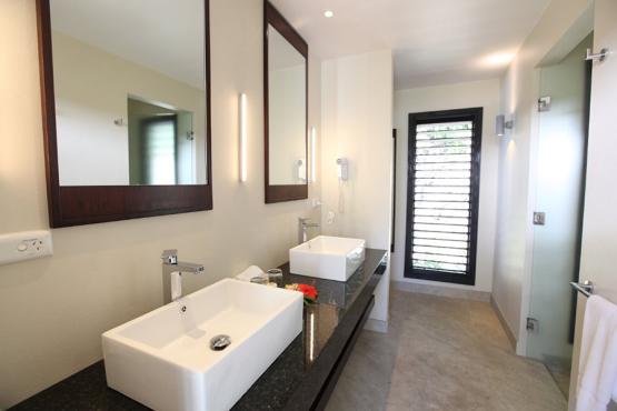 Matamanoa Island Resort - bathroom