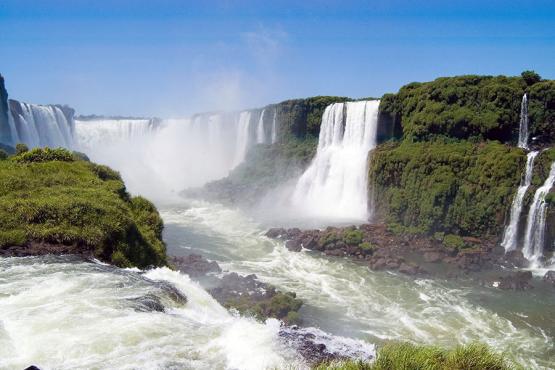 Spend 3 days discovering the mighty Iguazu Falls