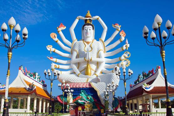 Become mesmerized by the temples and statues of Koh Samui